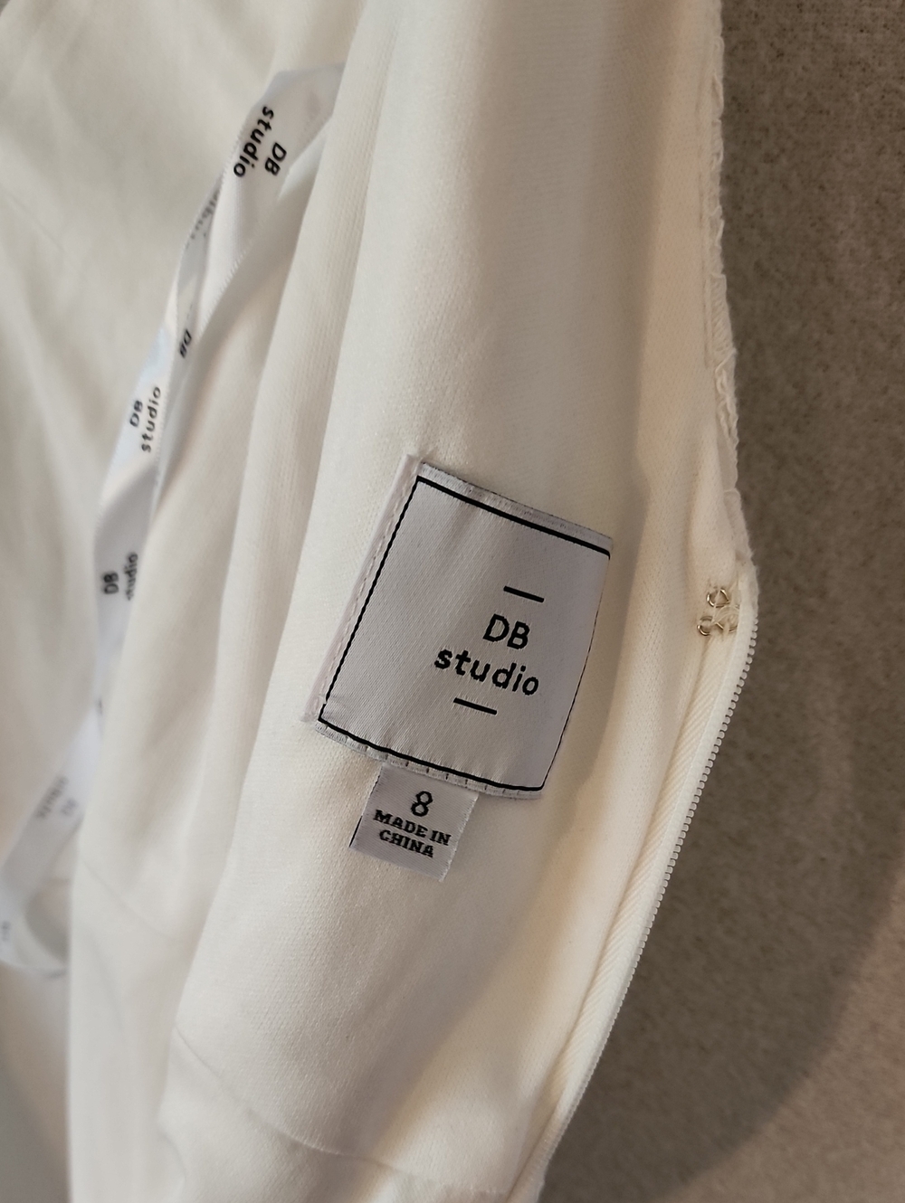 DB soft White Lace V-Neck Sleeveless Wide Leg Jumpsuit. Size 8. - Picture 6 of 11